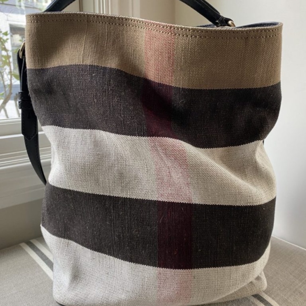 Burberry Canvas Check Medium Ashby Hobo – Comparable value $795.00